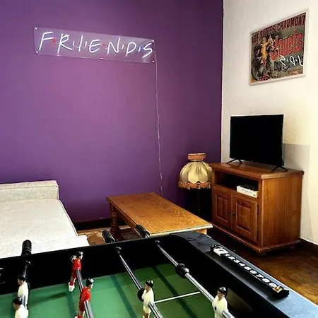 Chez Monica Et Ses Amis -